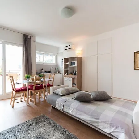 Cozy Terraced Studio Near Venice