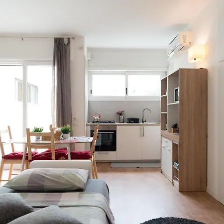 Cozy Terraced Studio Near Venice *